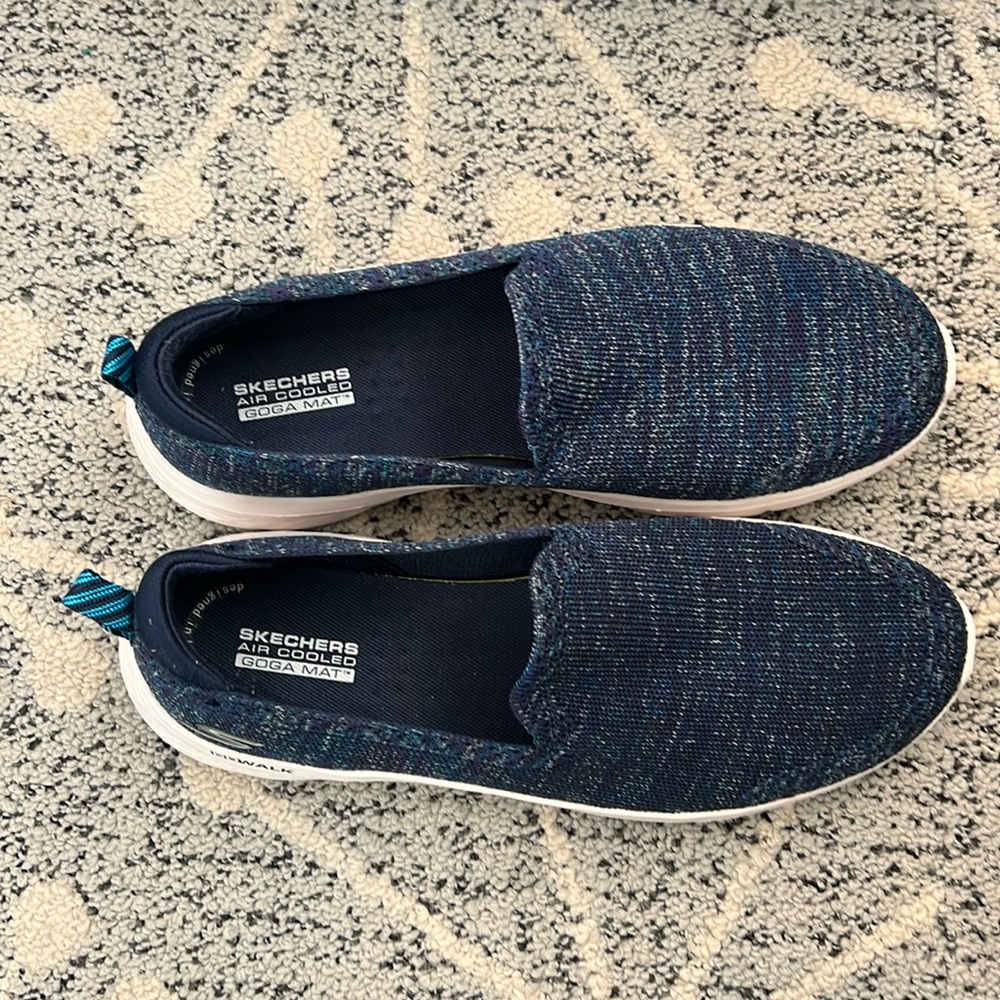 Sketchers go walk flex size 9.5 like new